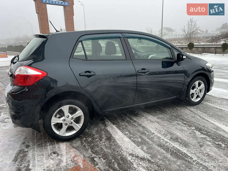 Хэтчбек Toyota Auris 2011 в Виннице