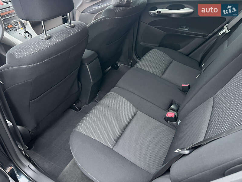 Хэтчбек Toyota Auris 2011 в Виннице