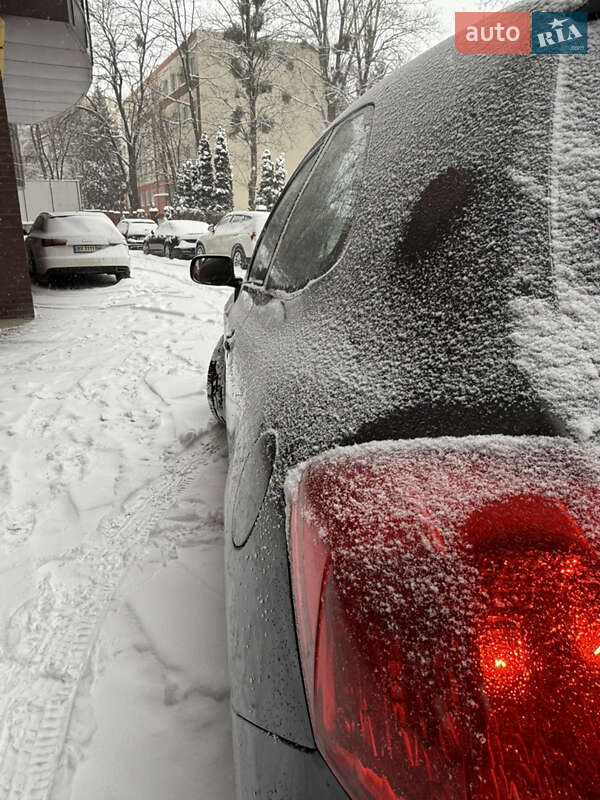 Хэтчбек Toyota Auris 2007 в Львове