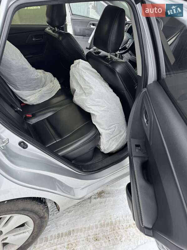 Хэтчбек Toyota Auris 2012 в Сумах