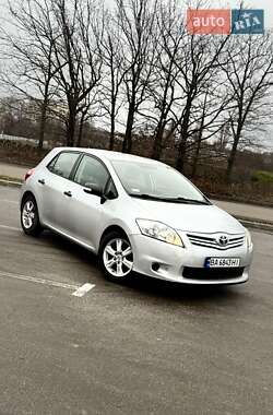 Хэтчбек Toyota Auris 2011 в Кропивницком