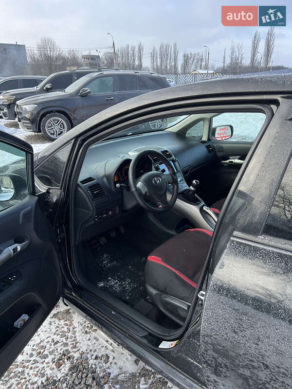 Хэтчбек Toyota Auris 2008 в Черкассах