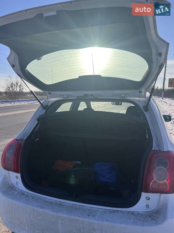 Хетчбек Toyota Auris 2009 в Житомирі