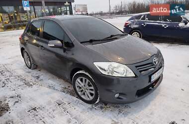 Хетчбек Toyota Auris 2010 в Івано-Франківську