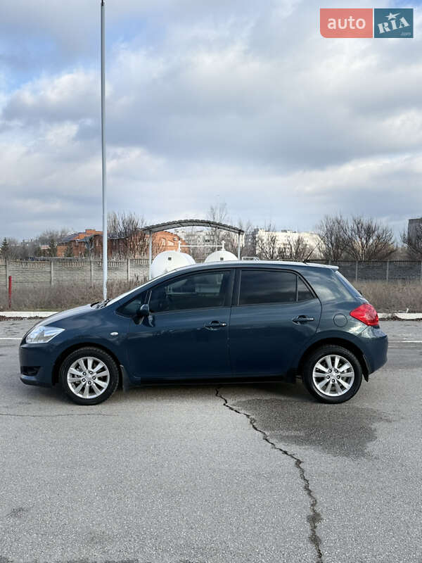 Хэтчбек Toyota Auris 2008 в Запорожье
