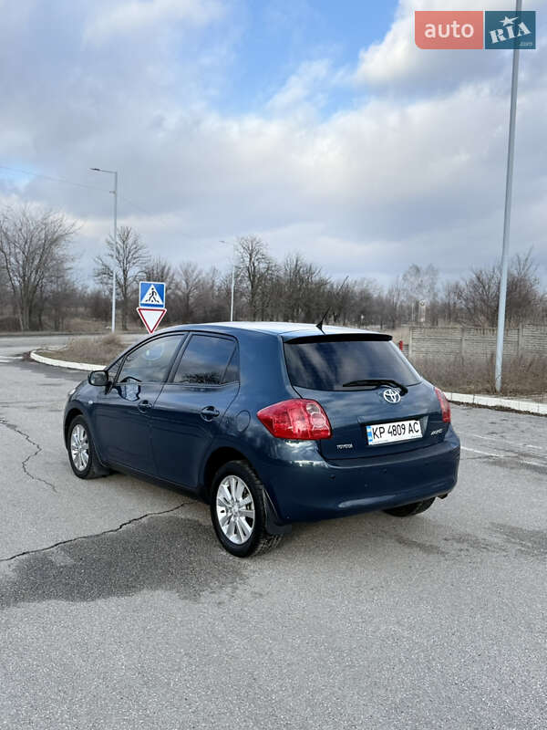 Хэтчбек Toyota Auris 2008 в Запорожье