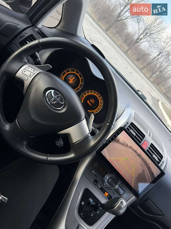 Хэтчбек Toyota Auris 2008 в Запорожье