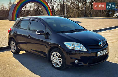 Хэтчбек Toyota Auris 2010 в Запорожье