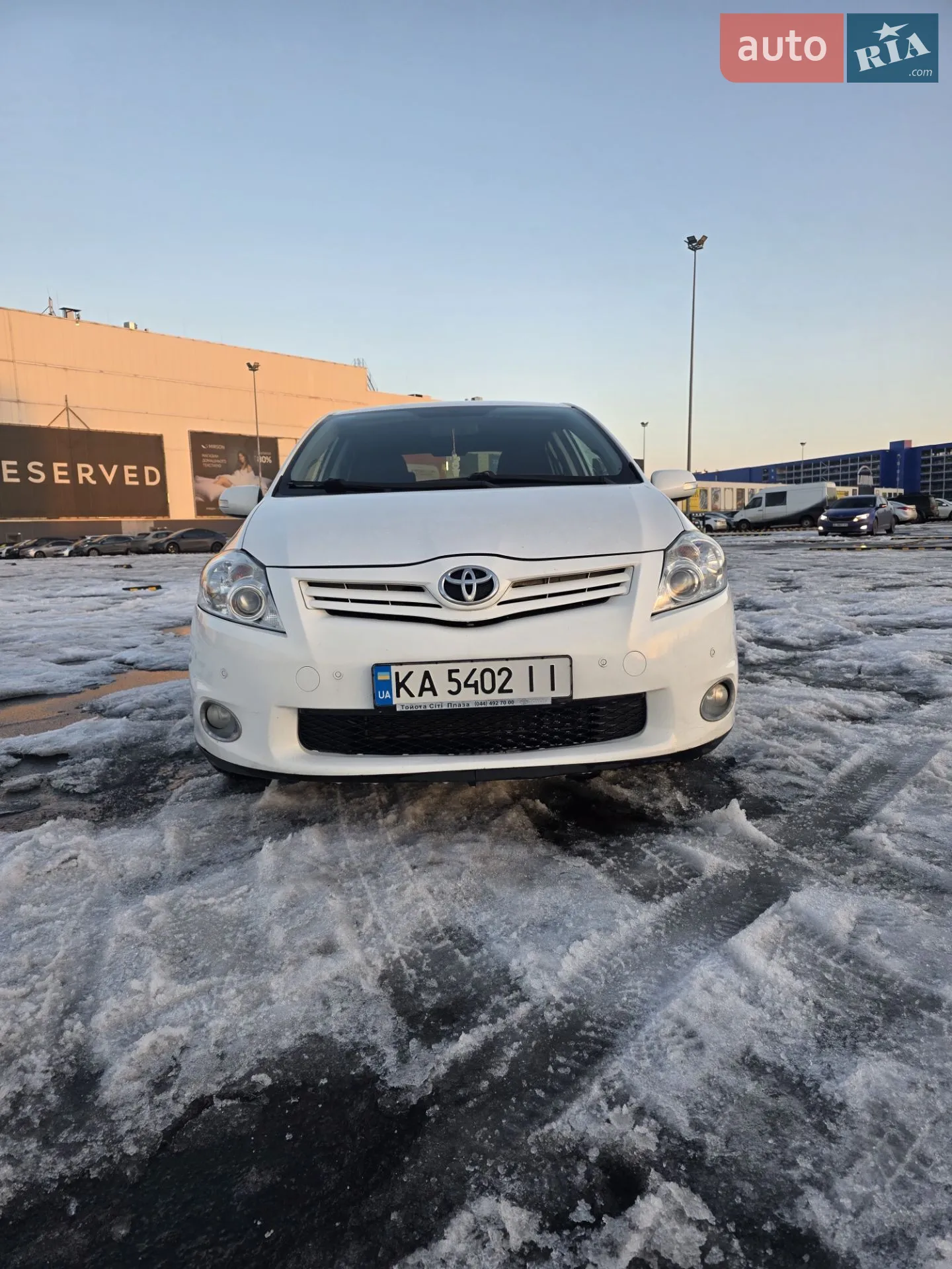 2011 Toyota Auris - мініатюра 2