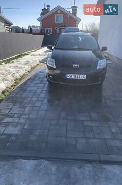 Хэтчбек Toyota Auris 2007 в Киеве