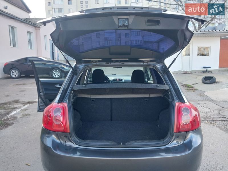 Хэтчбек Toyota Auris 2008 в Николаеве