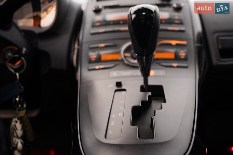 Хэтчбек Toyota Auris 2012 в Киеве