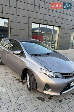 Хетчбек Toyota Auris 2013 в Тячеві