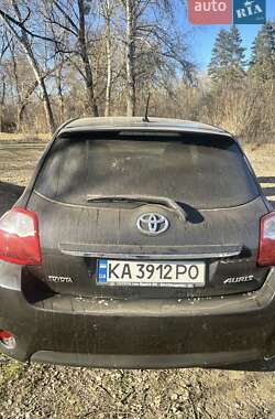 Хэтчбек Toyota Auris 2011 в Лебедине
