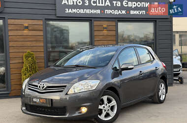 Хэтчбек Toyota Auris 2011 в Шептицькому