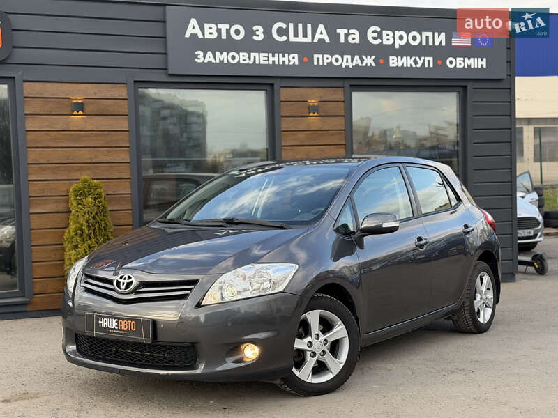 Toyota Auris 2011