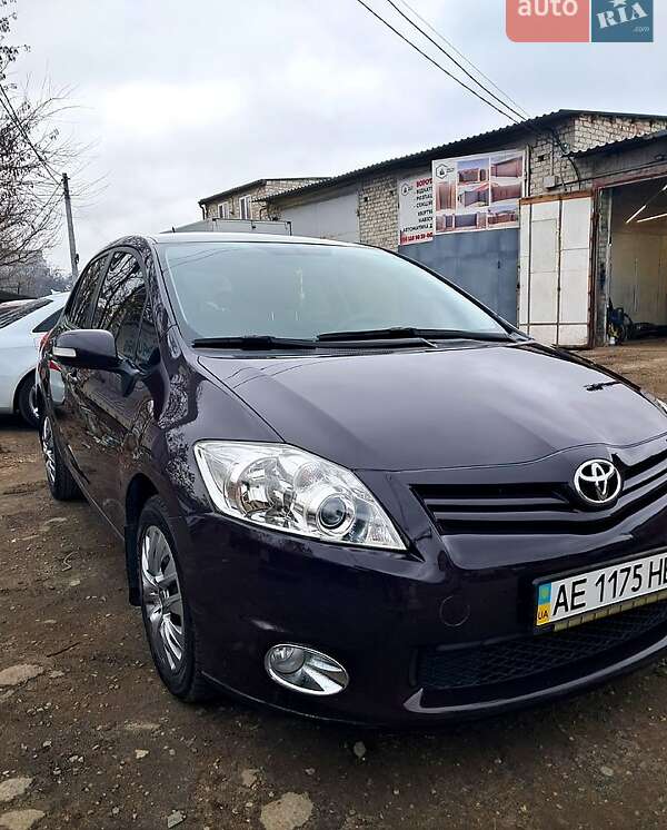 Toyota Auris 2011