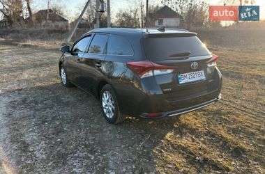 Универсал Toyota Auris 2015 в Ахтырке