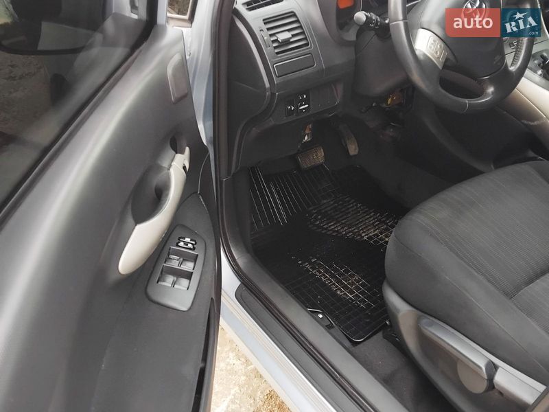 Хэтчбек Toyota Auris 2008 в Одессе