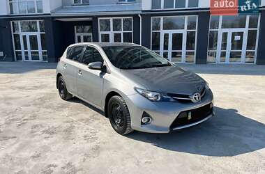 Хэтчбек Toyota Auris 2012 в Чернигове