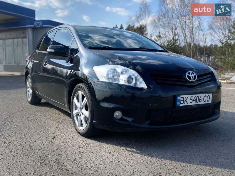 Toyota Auris 2012