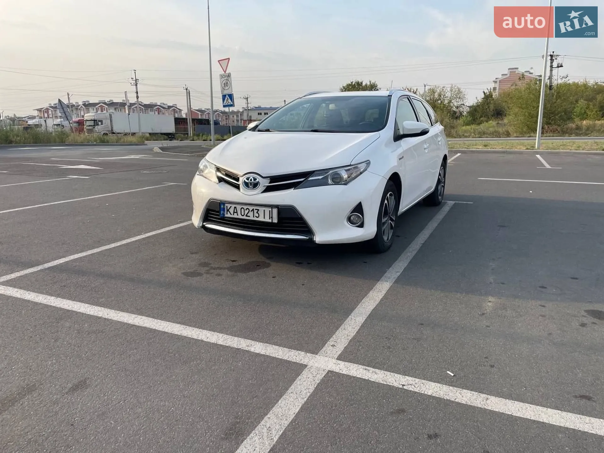 2014 Toyota Auris - мініатюра 2