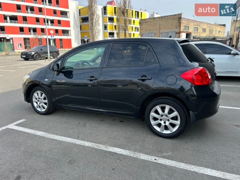 Хэтчбек Toyota Auris 2008 в Киеве