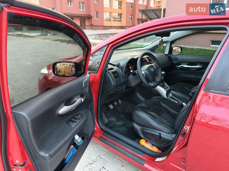 Хэтчбек Toyota Auris 2010 в Хмельницком фото 11 Хэтчбек Toyota Auris 2010 в Хмельницком
