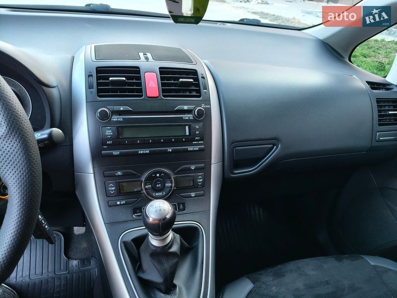 Хэтчбек Toyota Auris 2010 в Хмельницком фото 15 Хэтчбек Toyota Auris 2010 в Хмельницком