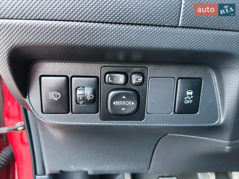 Хэтчбек Toyota Auris 2010 в Хмельницком фото 17 Хэтчбек Toyota Auris 2010 в Хмельницком