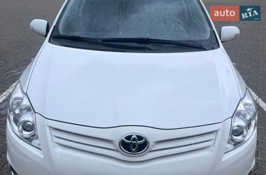 Хэтчбек Toyota Auris 2012 в Виннице