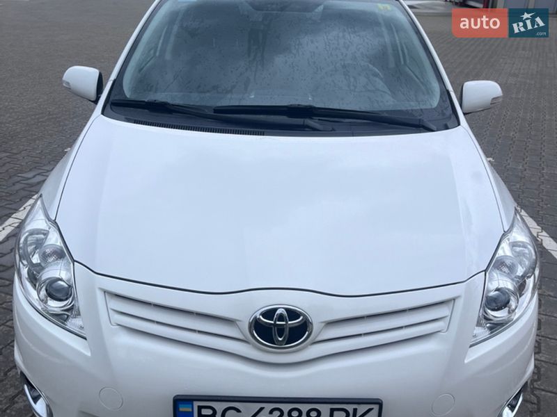 Toyota Auris 2012