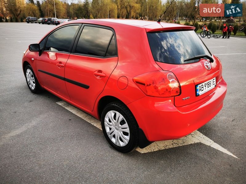 Хетчбек Toyota Auris 2008 в Хмільнику
