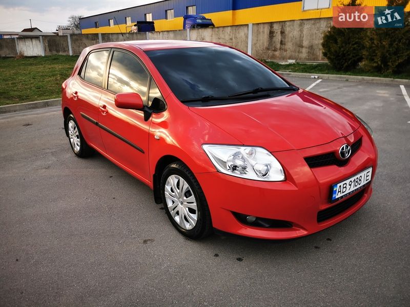 Хетчбек Toyota Auris 2008 в Хмільнику