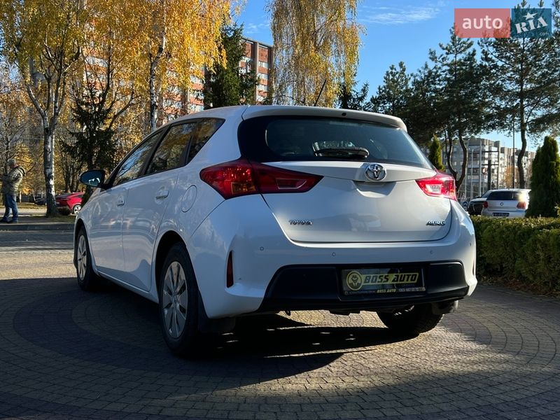 Хетчбек Toyota Auris 2014 в Львові