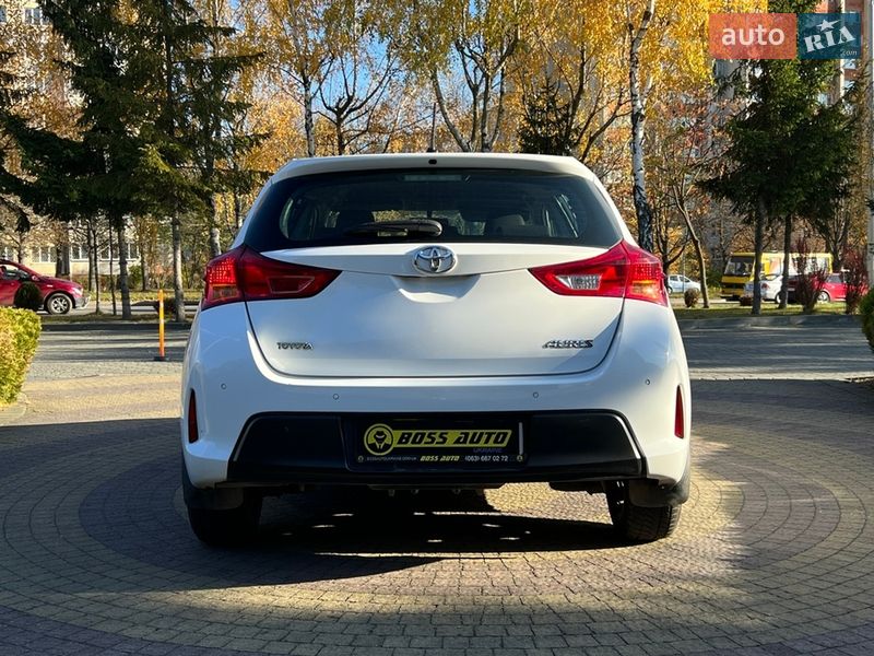 Хетчбек Toyota Auris 2014 в Львові