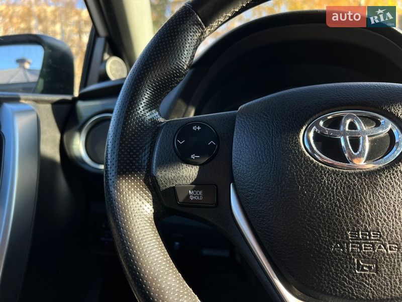 Хетчбек Toyota Auris 2014 в Львові