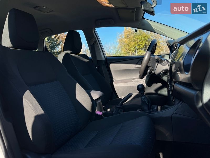 Хетчбек Toyota Auris 2014 в Львові