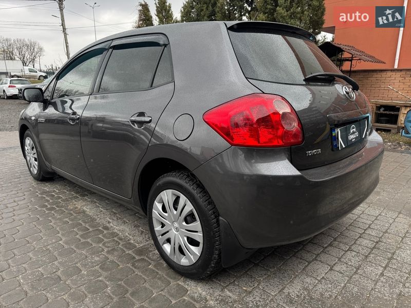 Хэтчбек Toyota Auris 2008 в Виннице