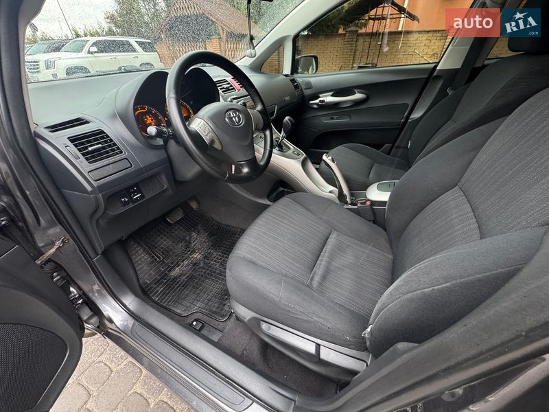 Хэтчбек Toyota Auris 2008 в Виннице