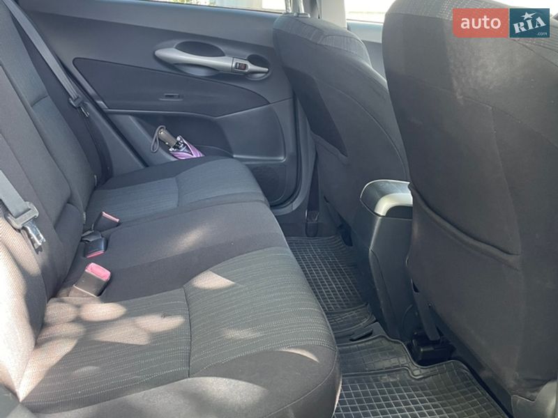 Хетчбек Toyota Auris 2008 в Дубні