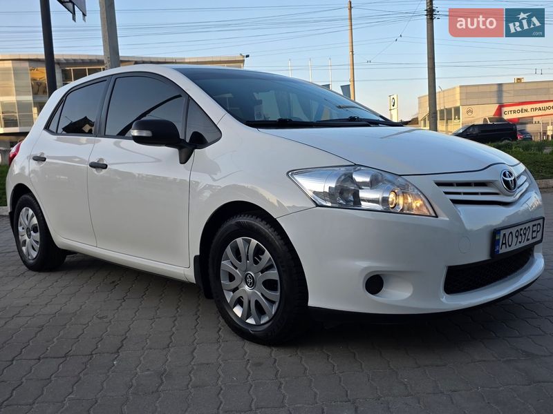 Хэтчбек Toyota Auris 2013 в Хмельницком фото 12 Хэтчбек Toyota Auris 2013 в Хмельницком