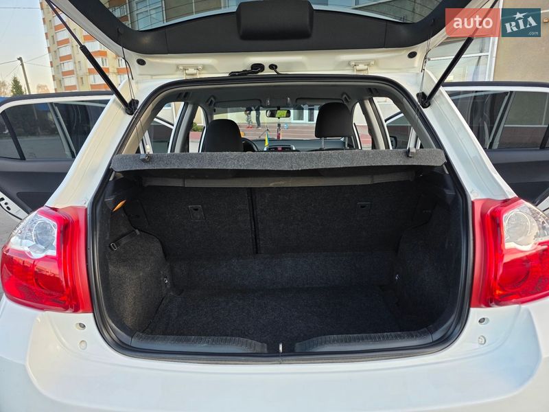 Хэтчбек Toyota Auris 2013 в Хмельницком фото 62 Хэтчбек Toyota Auris 2013 в Хмельницком