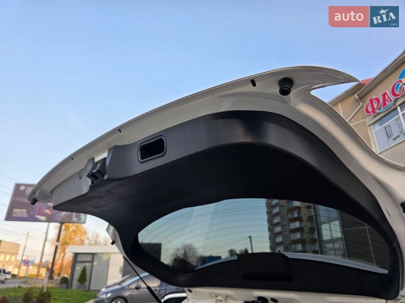 Хэтчбек Toyota Auris 2013 в Хмельницком фото 58 Хэтчбек Toyota Auris 2013 в Хмельницком