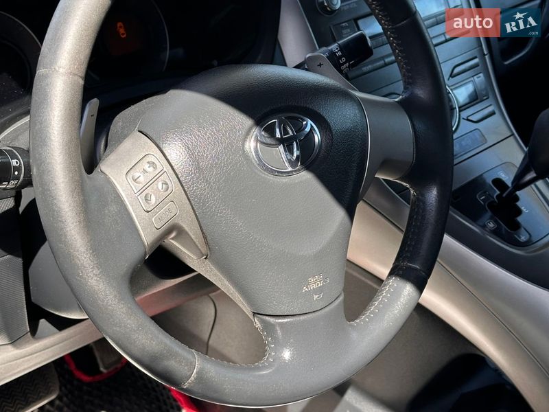 Хэтчбек Toyota Auris 2007 в Смеле