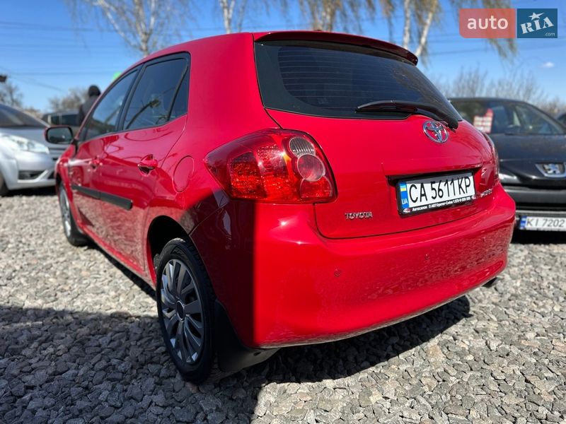 Хэтчбек Toyota Auris 2007 в Смеле