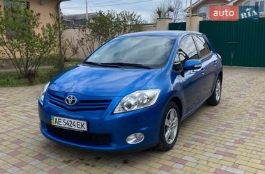 Хетчбек Toyota Auris 2010 в Дніпрі