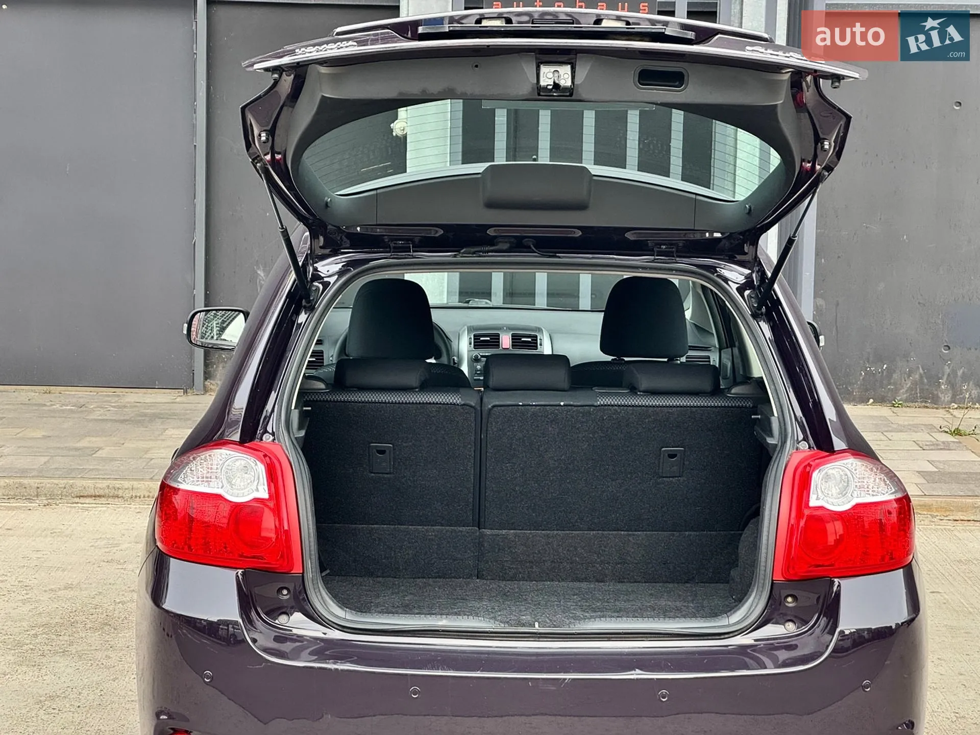 2011 Toyota Auris - мініатюра 18