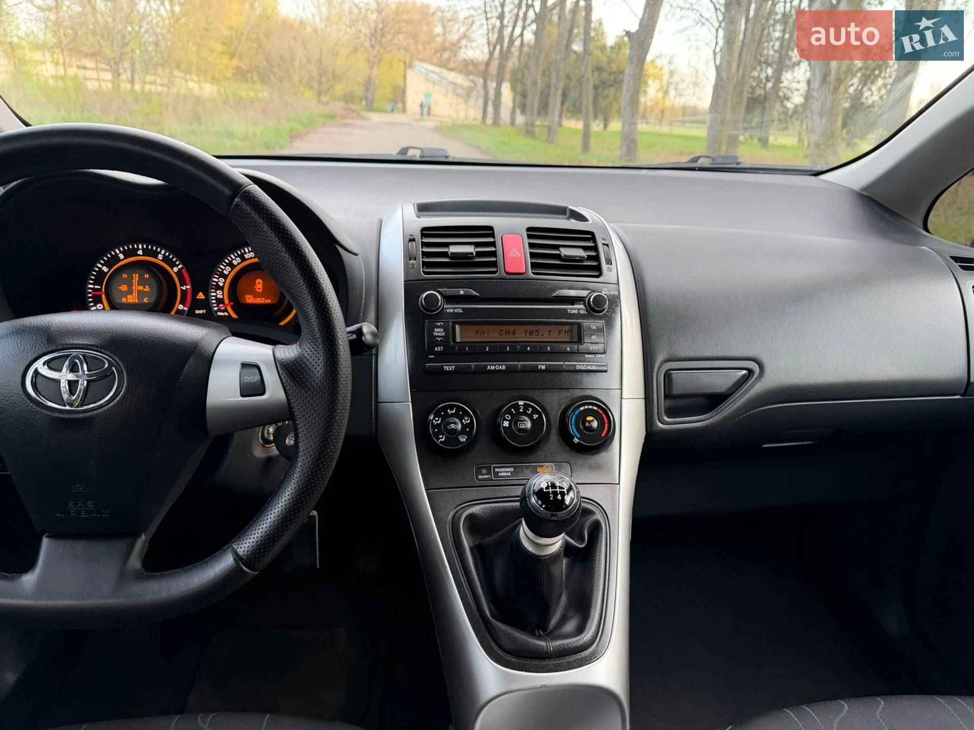 2010 Toyota Auris - мініатюра 19