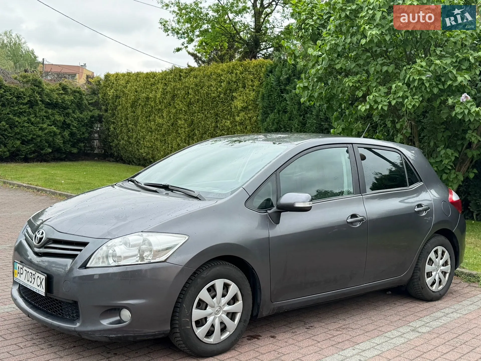 2011 Toyota Auris - фото 1